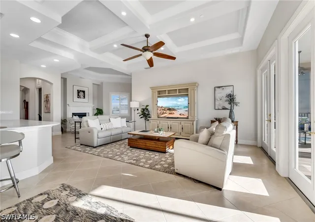 Listing Photo 4 - Condo for sale in building located at 534 Avellino Isles Cir, Naples, FL 34119 - Unit #8302