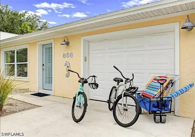 Photo 3 of Single family home for sale at 856 98th Avenue N, Naples, FL 34108 | MLS# 226029515 | Listing updated on 2026-09-16