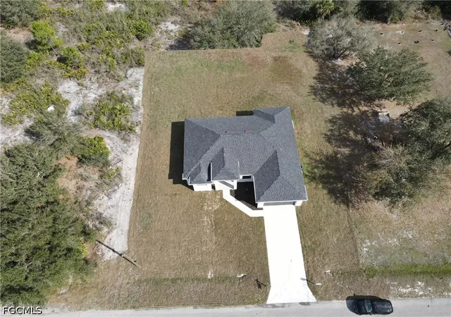 Photo 3 of Single family home for sale at 812 Hibiscus Ave, Lehigh Acres, FL 33972 | MLS# 2026034641 | Listing updated on 2026-09-09