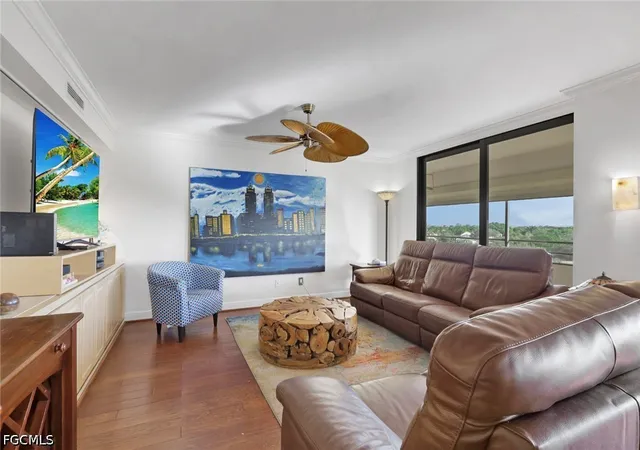 Listing Photo 5 - Condo for sale in building located at 5260 S Landings Dr, Fort Myers, FL 33919 - Unit #709