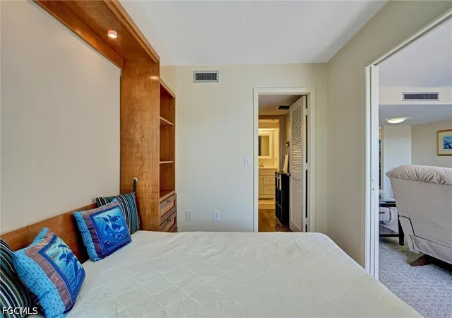 Listing Photo 5 - Condo for sale in building located at 4240 Steamboat Bend, Fort Myers, FL 33919 - Unit #303