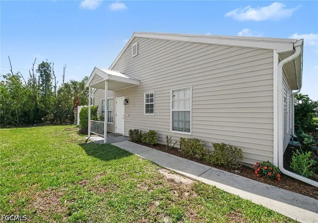 Photo 3 of Townhouse for sale at 6081 Lake Front Dr, Fort Myers, FL 33908 | MLS# 2026034707 | Listing updated on 2026-09-02