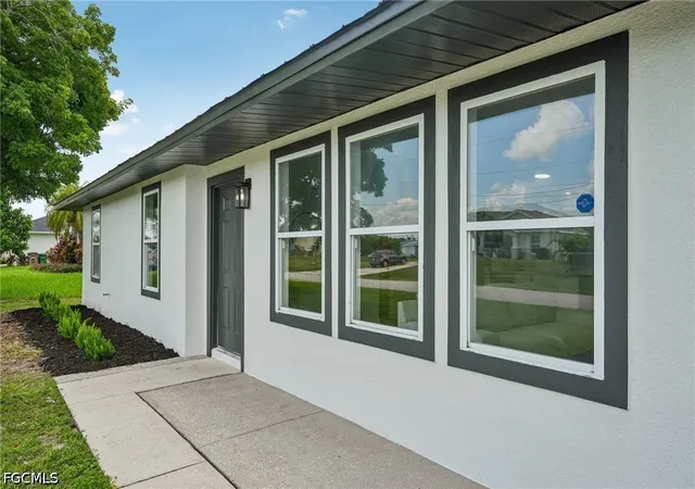 Photo 3 of Single family home for sale at 706 Sw 31st Street, Cape Coral, FL 33914 | MLS# 2026034727 | Listing updated on 2026-09-02