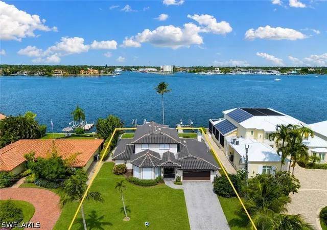 Photo 2 of Single family home for sale at 1535 Dolphin Ln, Naples, FL 34102 | MLS# 226029594 | Listing updated on 2026-09-12