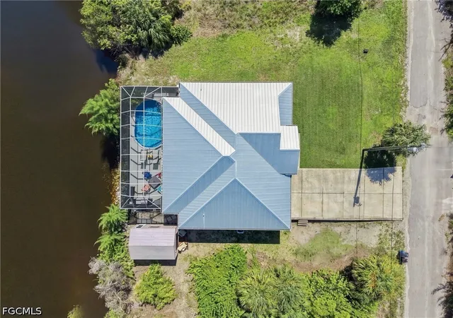 Photo 2 of Single family home for sale at 3400 Coquina Ln, Saint James City, FL 33956 | MLS# 2026034789 | Listing updated on 2026-09-05