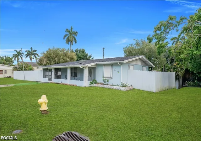Photo 1 of Single family home for sale at 77 Glenmont Dr W, North Fort Myers, FL 33917 | MLS# 2026034832 | Listing updated on 2026-09-12
