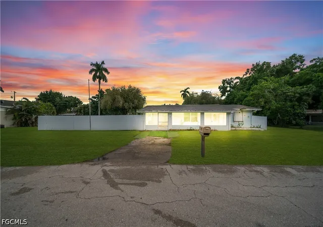 Photo 2 of Single family home for sale at 77 Glenmont Dr W, North Fort Myers, FL 33917 | MLS# 2026034832 | Listing updated on 2026-09-12