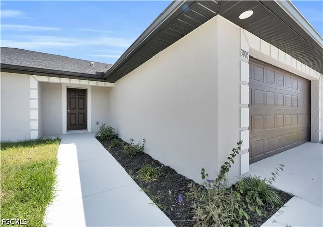 Photo 3 of Single family home for sale at 823 Mckinley Ave, Lehigh Acres, FL 33972 | MLS# 2026034884 | Listing updated on 2026-09-07