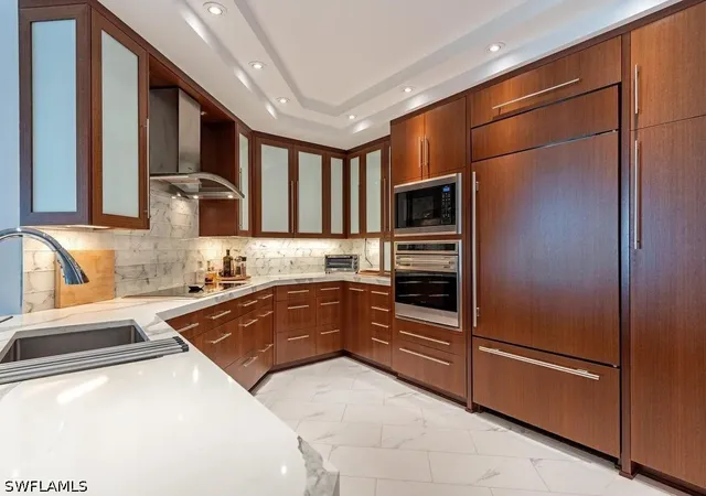 Listing Photo 5 - Condo for sale in building located at 60 Seagate Dr, Naples, FL 34103 - Unit #1505