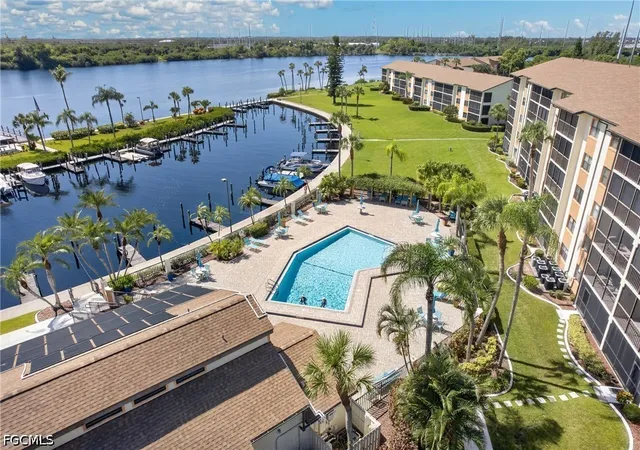 Listing Photo 4 - Condo for sale in building located at 16200 Bay Pointe Blvd, North Fort Myers, FL 33917 - Unit #208
