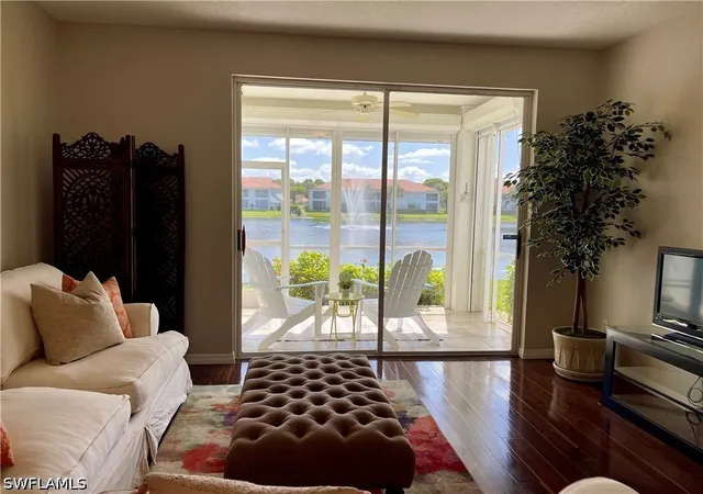 Listing Photo 4 - Condo for sale in building located at 6670 Huntington Lakes Cir, Naples, FL 34119 - Unit #104