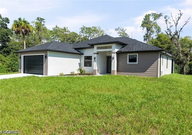 Photo 2 of Single family home for sale at 580 Woodview Dr, Lehigh Acres, FL 33972 | MLS# 2026034989 | Listing updated on 2026-09-03