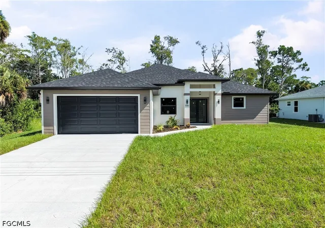 Photo 3 of Single family home for sale at 580 Woodview Dr, Lehigh Acres, FL 33972 | MLS# 2026034989 | Listing updated on 2026-09-03