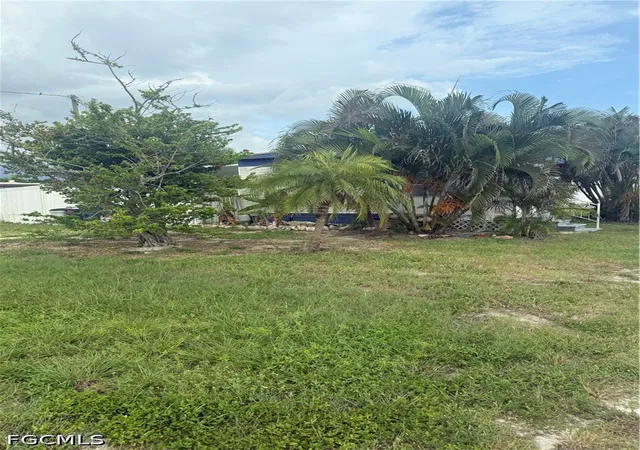 Photo 2 of Manufactured home for sale at 4821 Curlew Dr, Saint James City, FL 33956 | MLS# 2026034996 | Listing updated on 2026-09-14