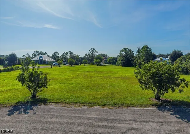 Photo 2 of Land for sale at 18900 Creek Bridge Ct, Alva, FL 33920 | MLS# 2026035060 | Listing updated on 2026-09-12