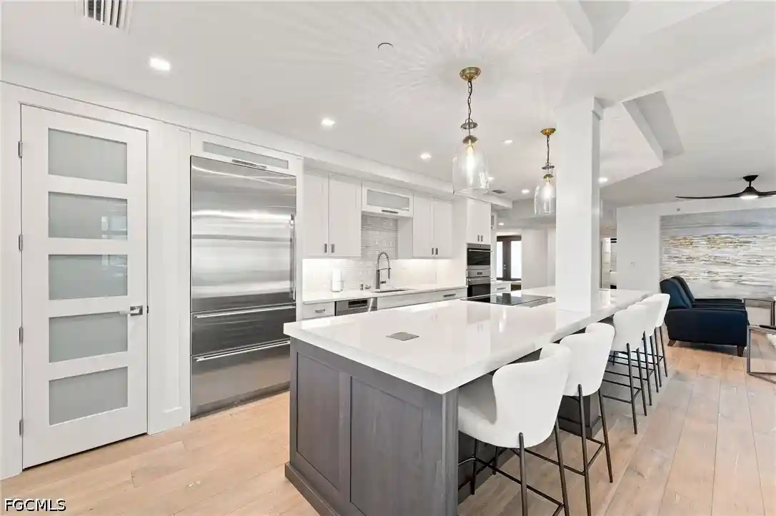 Listing Photo 2 - Condo for sale in 14250 Royal Harbour Ct located at 14250 Royal Harbour Ct, Fort Myers, FL 33908 - Unit #415