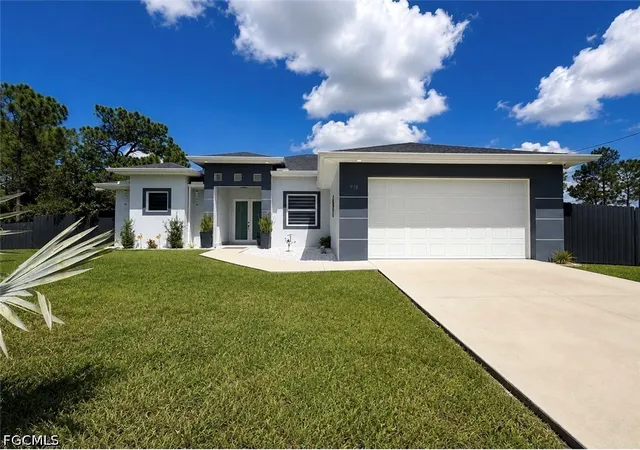 Photo 4 of Single family home for sale at 918 Dixie Ave, Lehigh Acres, FL 33972 | MLS# 2026035103 | Listing updated on 2026-10-13