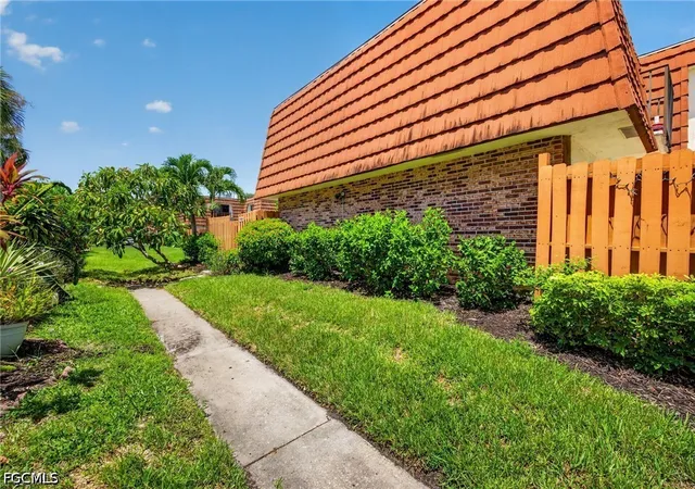 Photo 3 of Condo for sale at 1448 Park Shore Cir #2, Fort Myers, FL 33901 | MLS# 2026035117 | Listing updated on 2026-10-01