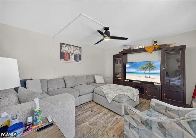 Listing Photo 4 - Condo for sale in building located at 1448 Park Shore Cir, Fort Myers, FL 33901 - Unit #2