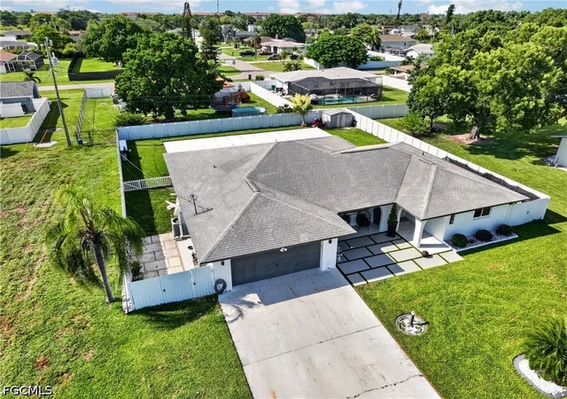 Photo 2 of Single family home for sale at 713 Se 43rd St, Cape Coral, FL 33904 | MLS# 2026035134 | Listing updated on 2026-09-02