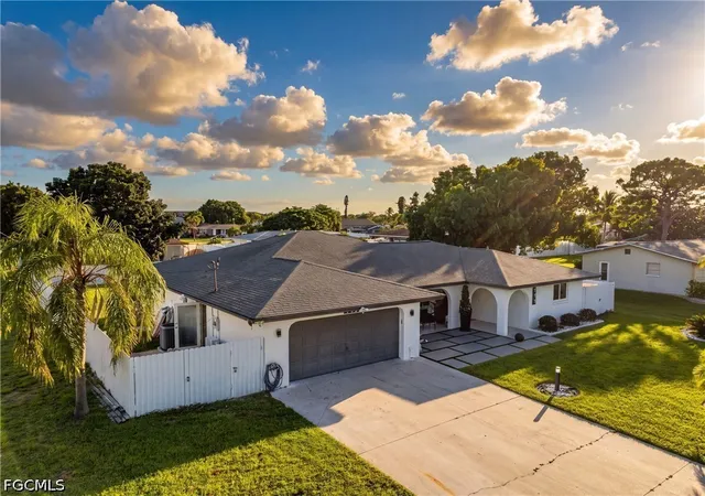Photo 3 of Single family home for sale at 713 Se 43rd St, Cape Coral, FL 33904 | MLS# 2026035134 | Listing updated on 2026-09-02