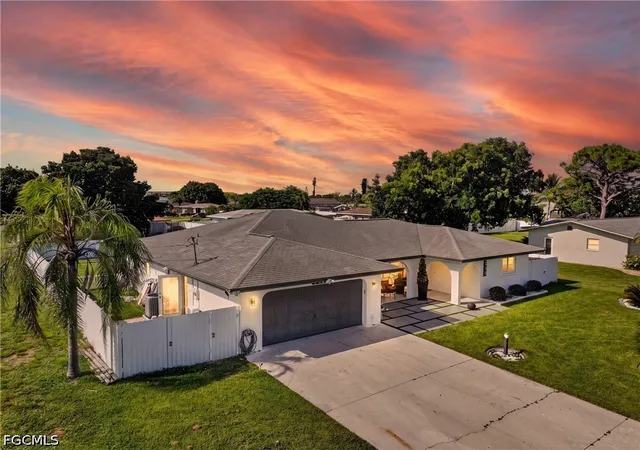 Photo 3 of Single family home for sale at 713 Se 43rd St, Cape Coral, FL 33904 | MLS# 2026035134 | Listing updated on 2026-10-01