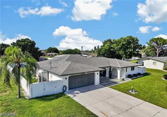 Photo 4 of Single family home for sale at 713 Se 43Rd St, Cape Coral, FL 33904 | MLS# 2026035134 | Listing updated on 2026-10-01