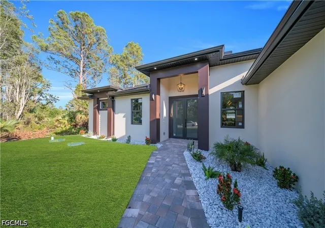 Photo 1 of Single family home for sale at 2813 40th Street W, Lehigh Acres, FL 33971 | MLS# 2026035142 | Listing updated on 2026-09-15