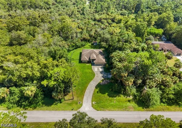Photo 2 of Sale Pending at 710 16th Avenue Nw, Naples, FL 34120 | MLS# 2026035204 | Listing updated on 2026-08-31