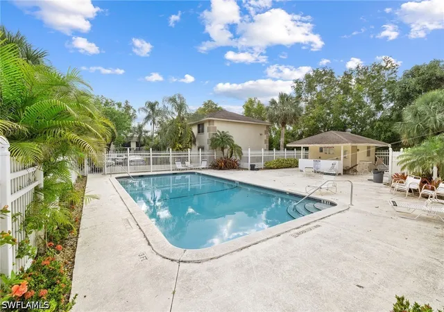 Listing Photo 5 - Condo for sale in building located at 5406 16Th Pl Sw, Naples, FL 34116 - Unit #E4