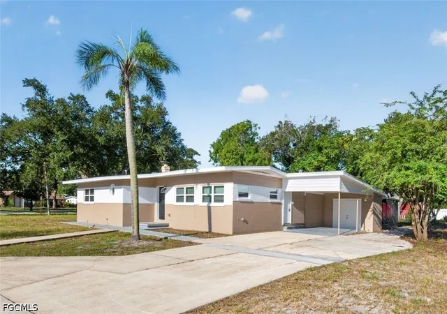 Photo 2 of Single family home for sale at 5131 Aragon Way S, Saint Petersburg, FL 33705 | MLS# 2026035307 | Listing updated on 2026-09-08