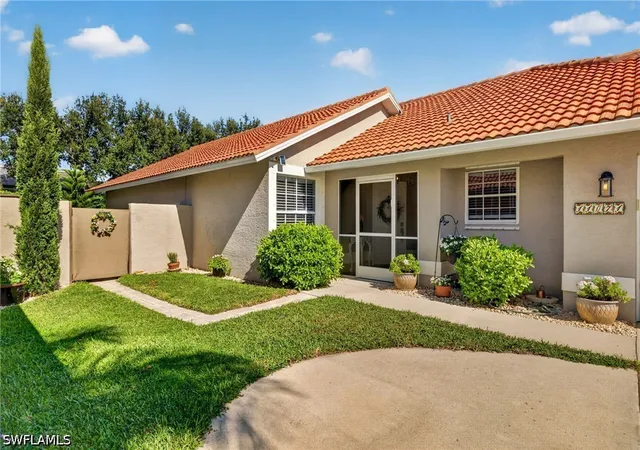 Photo 1 of Single family home for sale at 11071 Linnet Ln, Naples, FL 34119 | MLS# 226029855 | Listing updated on 2026-09-12