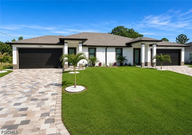 Listing Photo 4 - Condo for sale in building located at 109/111 Harry Ave S, Lehigh Acres, FL 33973