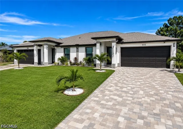 Listing Photo 5 - Condo for sale in building located at 109/111 Harry Ave S, Lehigh Acres, FL 33973