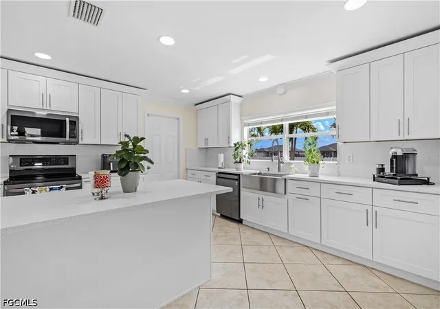 Photo 2 of Single family home for sale at 1620 Nw 12th St, Cape Coral, FL 33993 | MLS# 2026035341 | Listing updated on 2026-09-14