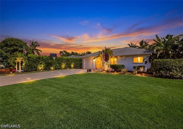 Listing Photo 4 - Condo for sale in building located at 702 109th Ave N, Naples, FL 34108