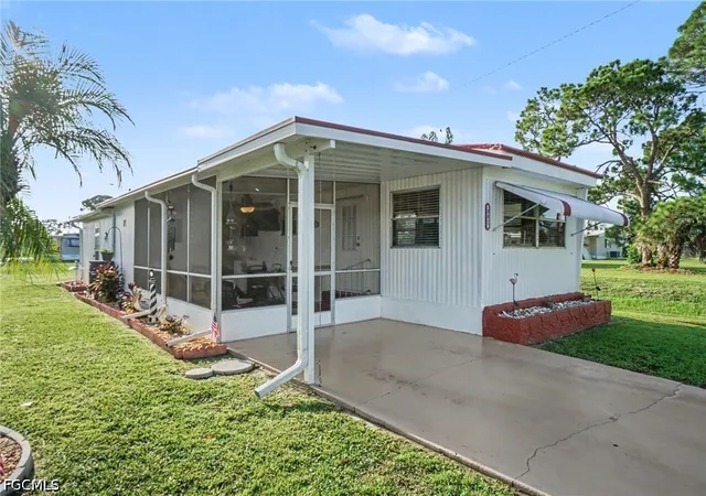Photo 3 of Manufactured home for sale at 881 Homestead Dr, North Fort Myers, FL 33917 | MLS# 2026035397 | Listing updated on 2026-09-27
