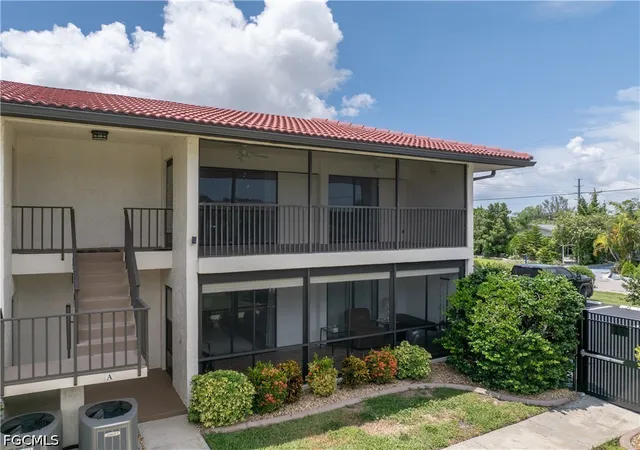 Listing Photo 4 - Condo for sale in building located at 4705 Santa Barbara Blvd, Cape Coral, FL 33914 - Unit #3