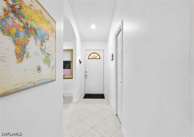 Listing Photo 4 - Condo for sale in building located at 6600 Bch Resort Dr, Naples, FL 34114 - Unit #14