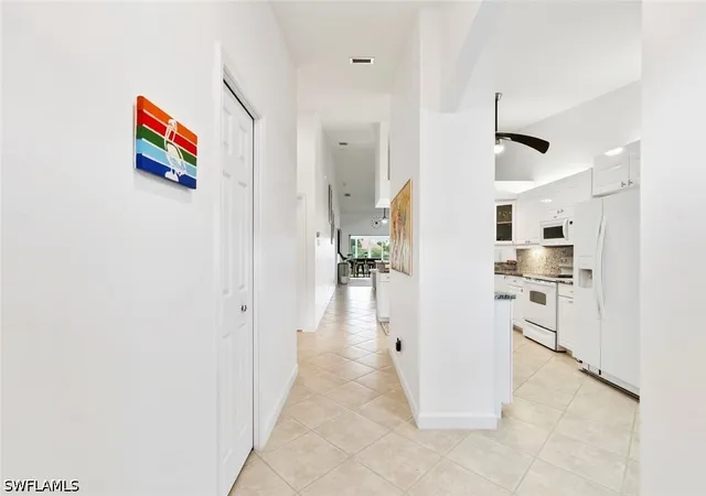 Listing Photo 5 - Condo for sale in building located at 6600 Bch Resort Dr, Naples, FL 34114 - Unit #14