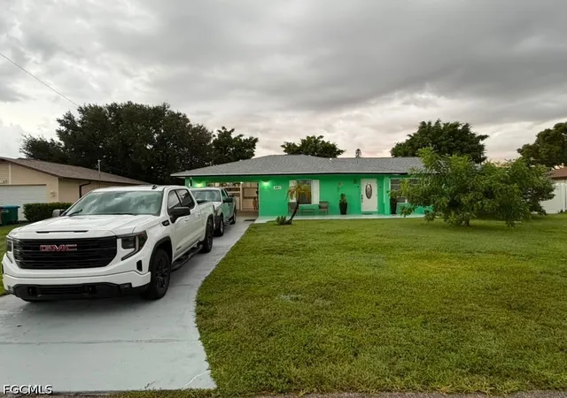 Photo 1 of Single family home for sale at 40 Ne 10th Avenue, Cape Coral, FL 33909 | MLS# 2026035458 | Listing updated on 2026-09-03