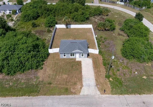 Photo 3 of Single family home for sale at 3113 Pebble Ln, Labelle, FL 33935 | MLS# 2026035514 | Listing updated on 2026-09-12