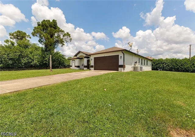 Photo 2 of Single family home for sale at 691 Manhattan St E, Lehigh Acres, FL 33974 | MLS# 2026035523 | Listing updated on 2026-09-09