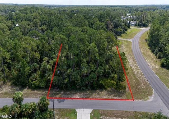 Photo 1 of Sale Pending at 8087 Sherwood Cir, Labelle, FL 33935 | MLS# 2026035557 | Listing updated on 2026-09-04