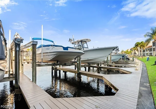Photo 2 of Condo for sale at 4230 Se 20th Pl #302, Cape Coral, FL 33904 | MLS# 2026035579 | Listing updated on 2026-09-11