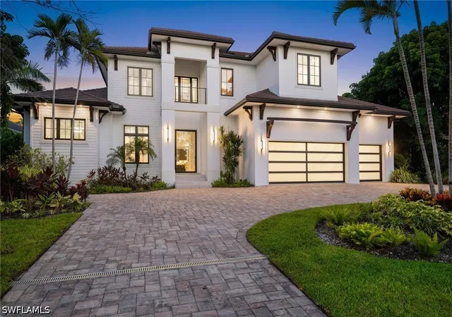 Photo 1 of Mansion for sale at 3280 Crayton Rd, Naples, FL 34103 | MLS# 226030088 | Listing updated on 2026-09-13