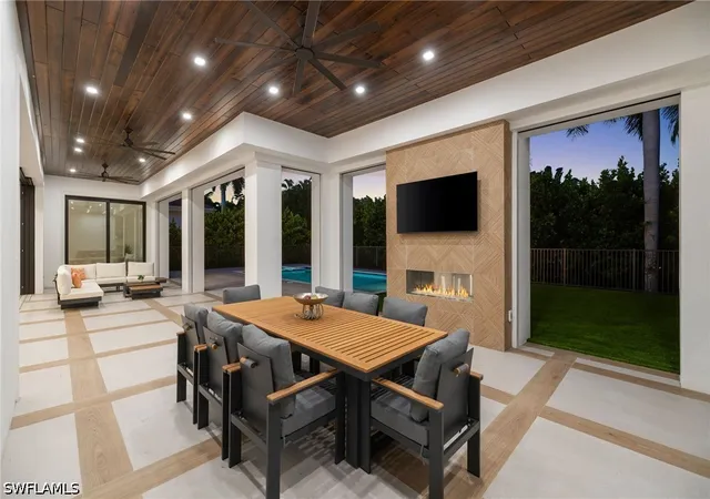 Photo 3 of Mansion for sale at 3280 Crayton Rd, Naples, FL 34103 | MLS# 226030088 | Listing updated on 2026-09-13