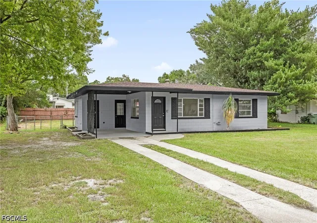 Photo 2 of Single family home for sale at 2012 Helms Ave, Leesburg, FL 34748 | MLS# 2026035614 | Listing updated on 2026-09-03