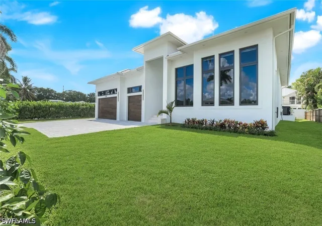 Photo 4 of Single family home for sale at 1248 13Th Ave N, Naples, FL 34102 | MLS# 226030372 | Listing updated on 2026-09-16