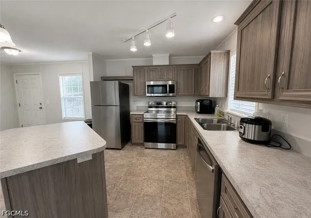 Photo 1 of Manufactured home for sale at 130 Avenida Del Sur, Clewiston, FL 33440 | MLS# 2026035660 | Listing updated on 2026-09-13